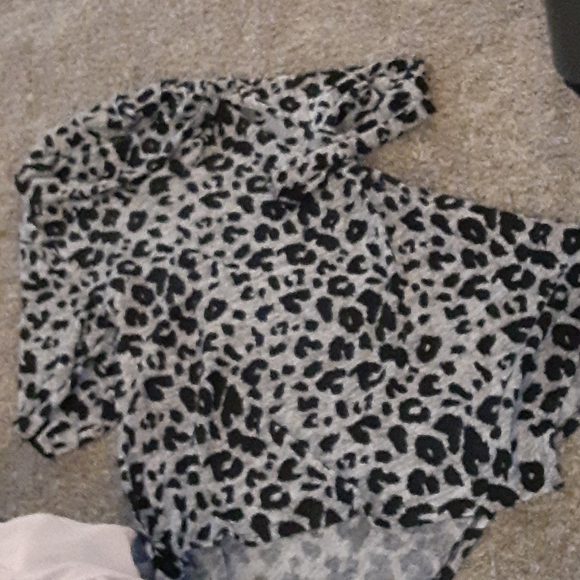 Sweater top - Picture 1 of 1